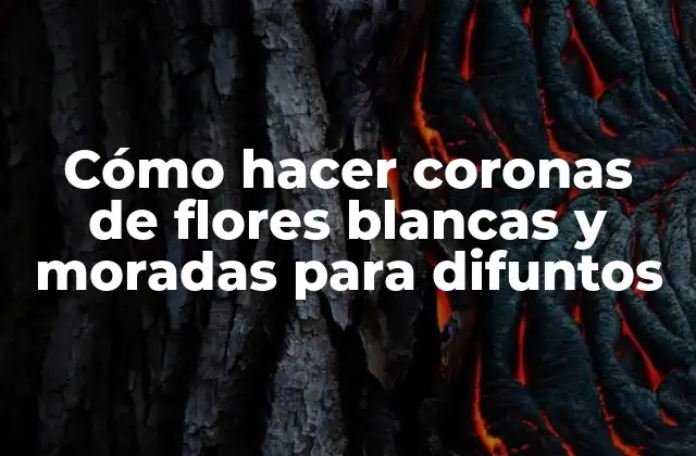 Coronas de flores blancas y moradas para difuntos
